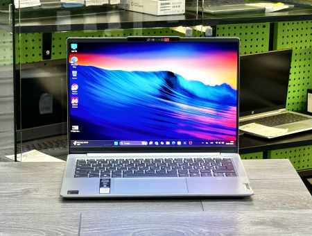 Lenovo Slim 5 14Q8X9 1
